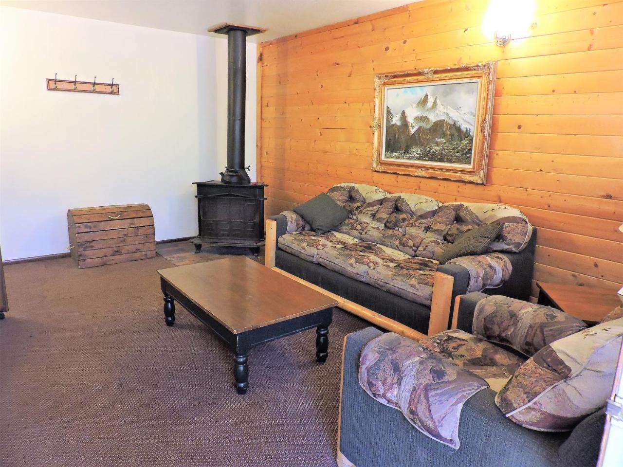 Pinewoods Resort And Rv Park Duck Creek Village Eksteriør billede